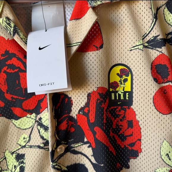 Nike Men's Floral Button Down Shirt - Cream and Red Small - Picture 5 of 14